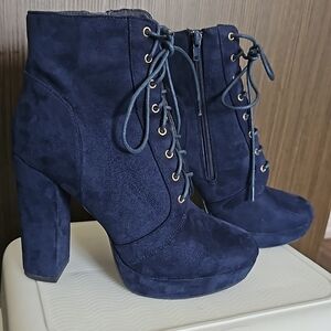 Heeled boots